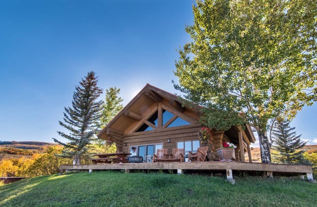 Mountain Ranch with Cabin and Private Beach, 750 acres of private paradise
