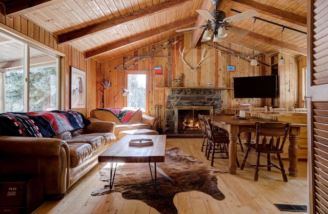 Mountain & River View | Families | Bunk Room | Pets OK