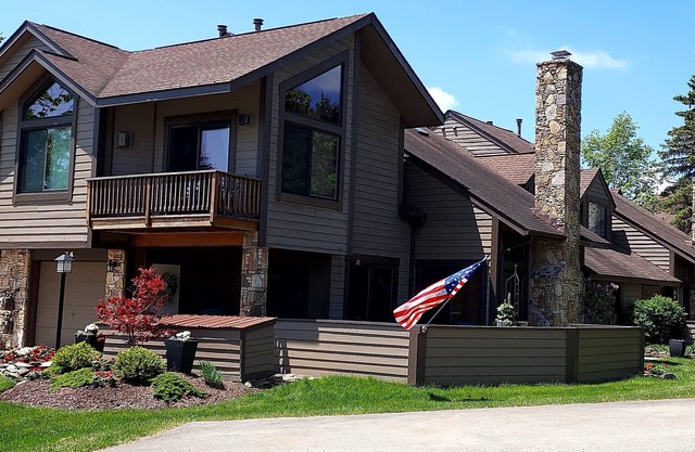 Mountain Splendor-Ski In/Out Deluxe 3 Bed/3.5 Bath Townhouse-7 Springs Sunridge