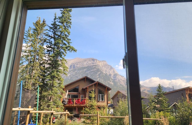Mountain-View Retreat | Pet-Friendly 1-Bedroom Suite