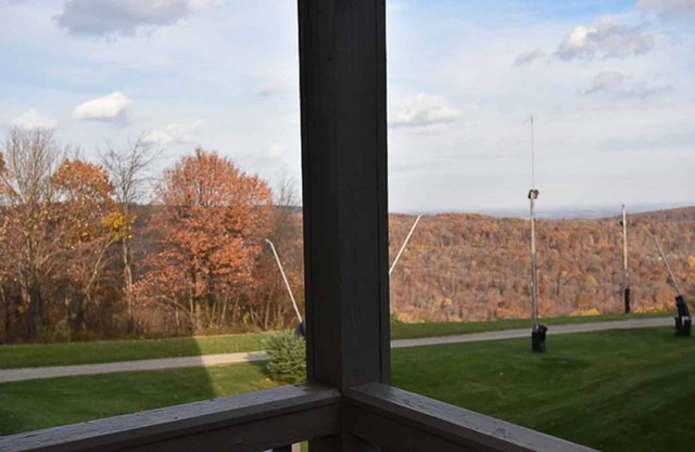 Mountain Views & Year-Round Adventure – 3BR Slope-Side Home at Seven Springs