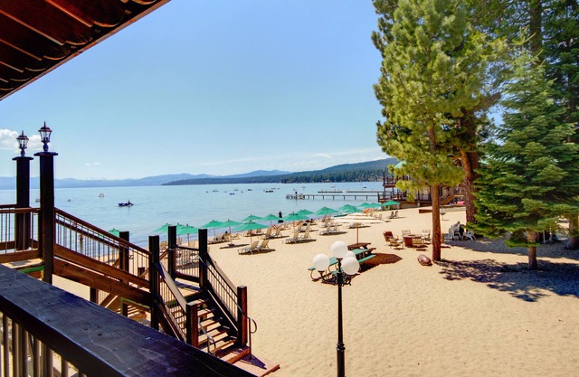 Mourelatos Lakeshore Resort