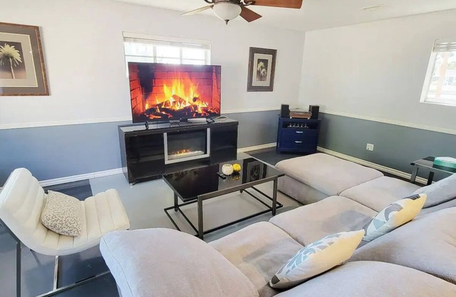 Msg for 5% off 1Bed 1Bath Huge Guesthouse Midtown PHX