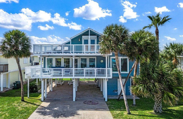 MultiDeck VIEWS *Sleeps 14* Pool & PingPong Table *Games Galore* *Fire-Pit*