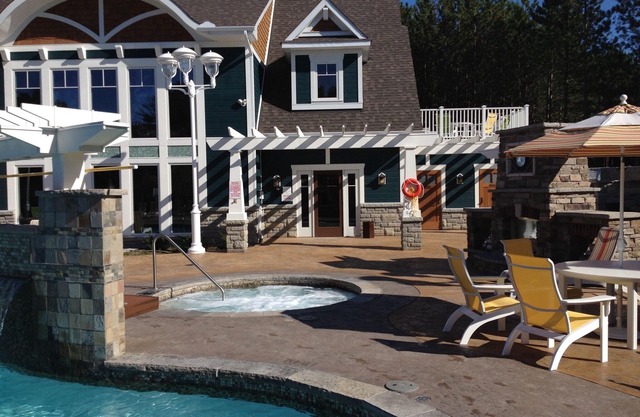 Muskoka Retreat - Luxurious Lake of Bays Villa
