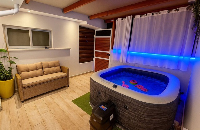 My Summerhouse with jacuzzi -WiFi, in delightful Kremasti