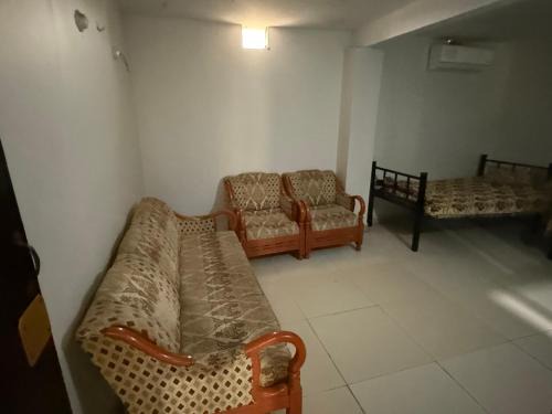 NA Farmhouse and Resort