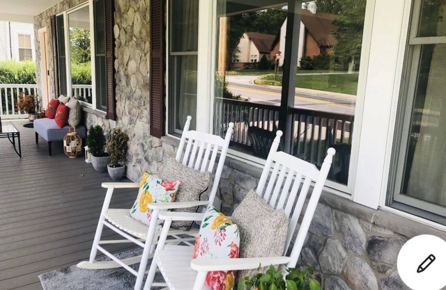 Naomi Bed & Breakfast