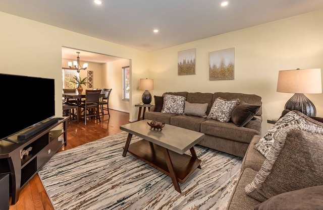 Naperville Rental - Skylane Dr