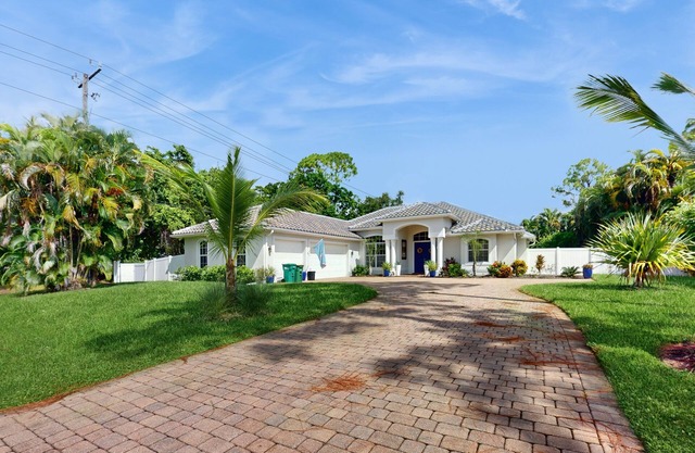 Naples home with resort-style pool & lanai, fast WiFi, & gorgeous interior