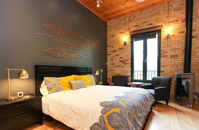 Napoli Suite: This contemporary room in the center of town features a king size