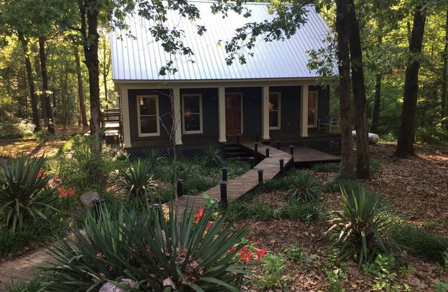 Natchez Trace Cabin Retreat on 5 acres