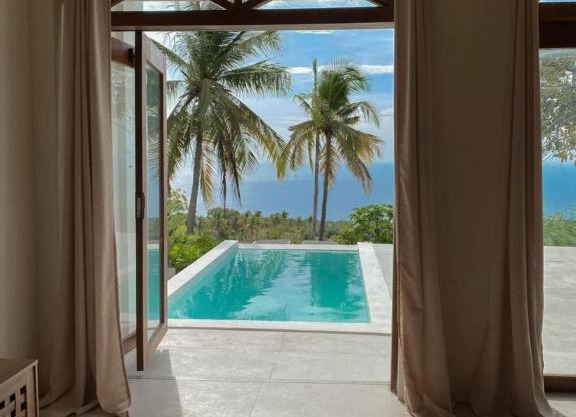Native Villa with Pool at Kalumo