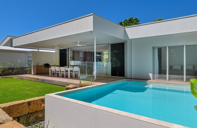 Navy's by the beach is a beautiful boutique architecturally designed property 150m walk to the beach