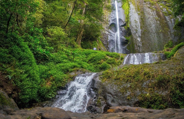 NEAR GOLF, SHOPS, AND DOWNTOWN