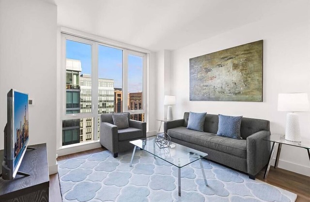 Near Hospitals 2 BR | Pet Friendly w Dog Run