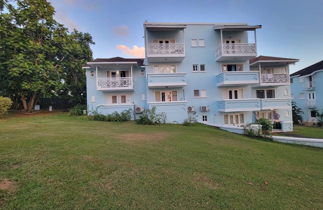 NEGRIL OCEAN VIEW APARTMENT