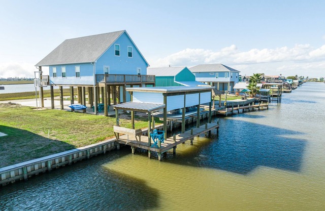 Neptune's Landing-Great Fishing just yards off the ICW!