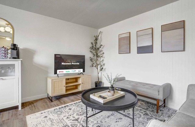 Nested Pointe! Downtown w Workspace & Fire Pit