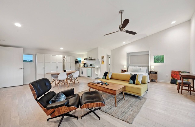 Nestled In Nature Studio - Pet-Friendly - Firepit