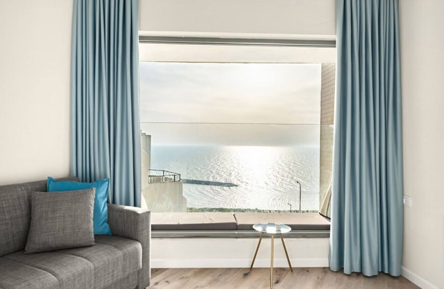 Netanya Beach & Pool Elegant Stay