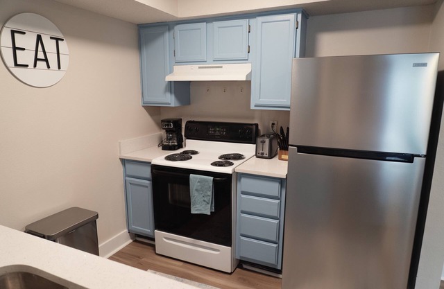 NEW 1st floor condo by BEACH!