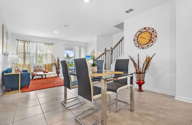New 3-Bedroom Lakeview Townhouse