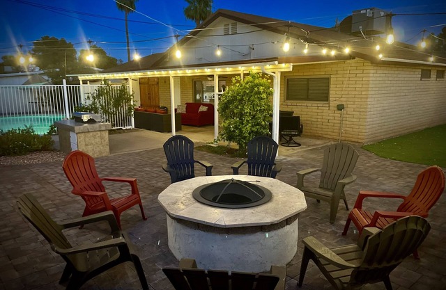 NEW 3 BR Home - Private pool & Backyard OASIS with BBQ Grill, Firepit, Turf