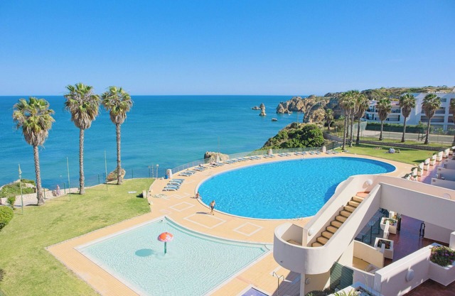 NEW! 4 bedroom apartment with panoramic swimming pool