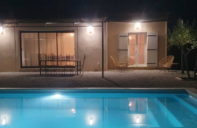 New 4* villa, heated pool.