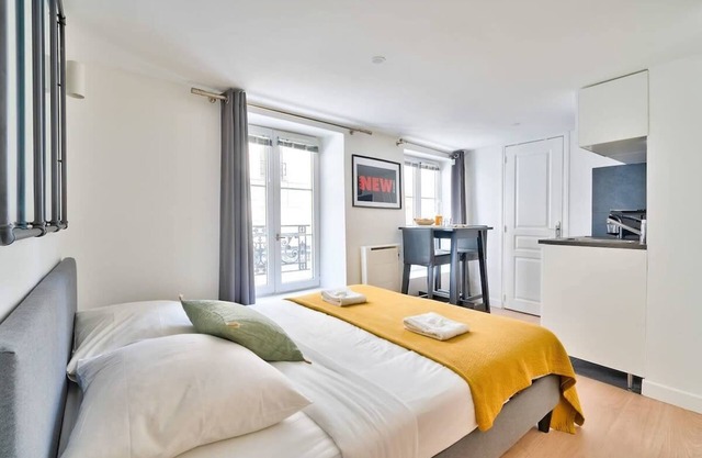 New and Bright Studio in the Heart of Paris (1G)