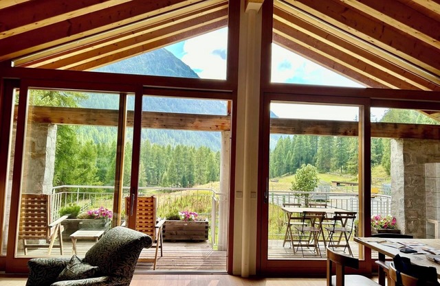 New apartment with breathtaking views, direct access to cross-country ski trails