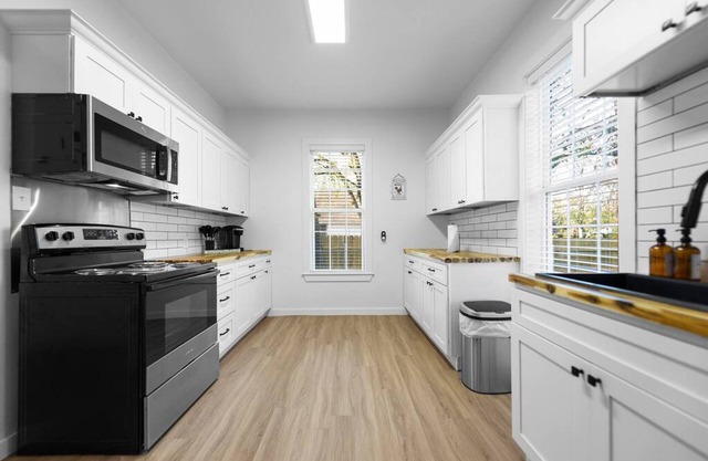 New Charming 2-bedroom Home Minutes to Downtown