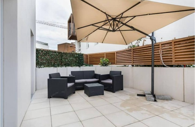 New condo, Quiet, Bright, Terrace, Free Parking