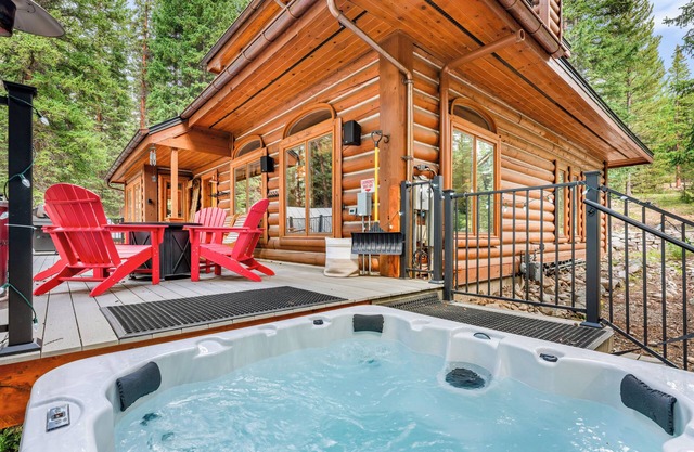 New! Cozy Mtn Cabin W/Private Hot Tub