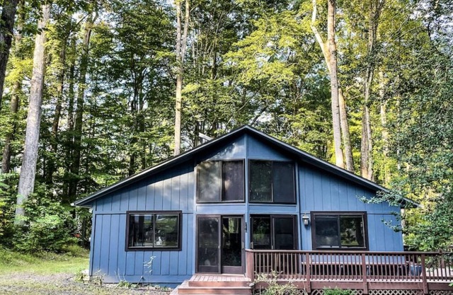 *NEW* Dog-friendly Cottage with Lake/Beach Access