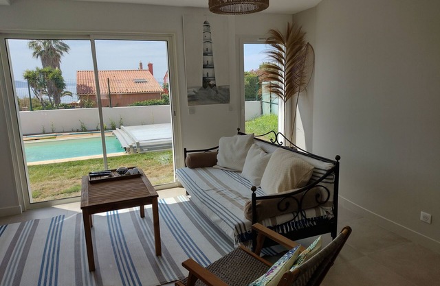 new house 50 m from the beach, swimming pool, air conditioning