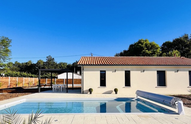 New house near Soulac s/Sea, Private Pool with Pétanque Field!