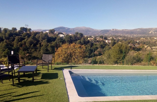 /NEW/In beautiful bright villa, swimming pool, BBQ, petanque, panoramic view