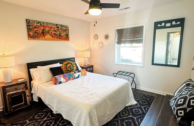 New! Lakefront Hideaway - Peaceful & Serene & Filled w Nature