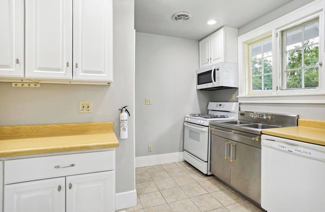 New Listing! Amazing 2-bedroom wheelchair accessible house in fabulous Champaign