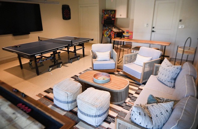 - NEW LISTING - The Pickard at OU - a LUXURY family entertaining retreat!