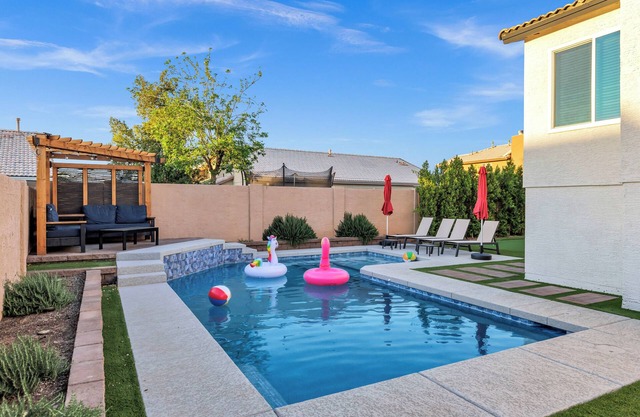 NEW! Luxe Vacation Getaway - heated pool and putting green
