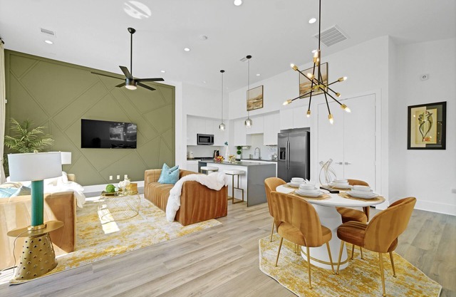 NEW LUXURIOUS AND COZY HOUSE NEXT to the MED CENTER