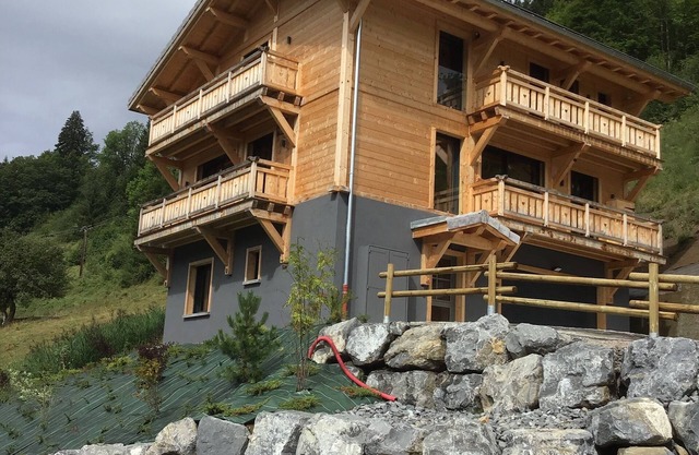 New luxury chalet Morzine la cote d'arbroz. beautiful view in quiet area