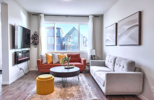 New Modern 5BR|3.5BA|2 Living Rms|2Full Kitchen|Arcade Games|near Banff|Sleep10