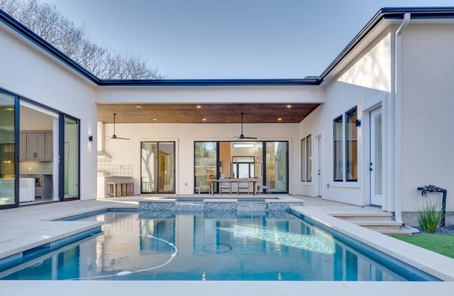 New Modern Luxury! | Pool/Spa | Casita l Close to Downtown l 9 Beds