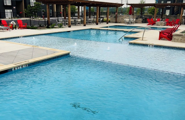New modern, Pool, Gym, Game room, Min from Baylor Scott Hosptial.