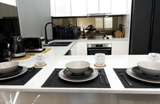New Private Luxury Granny Flat, 10 min from Sydney Olympic Park