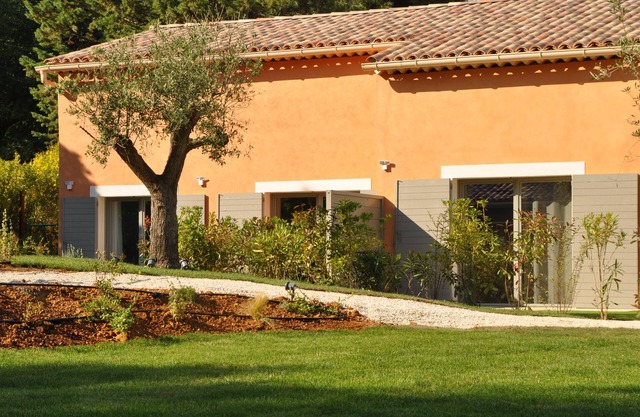 New ROUSSILLON: Seasonal Rental St. Louis John's Wort